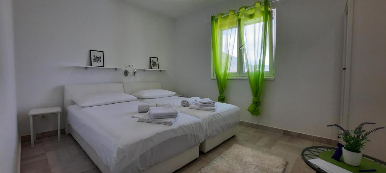 Apartments Suho คอมีชา ภายนอก รูปภาพ
