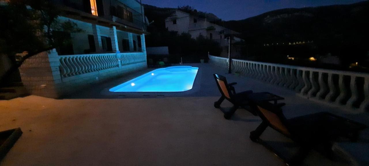 Apartments Suho คอมีชา ภายนอก รูปภาพ
