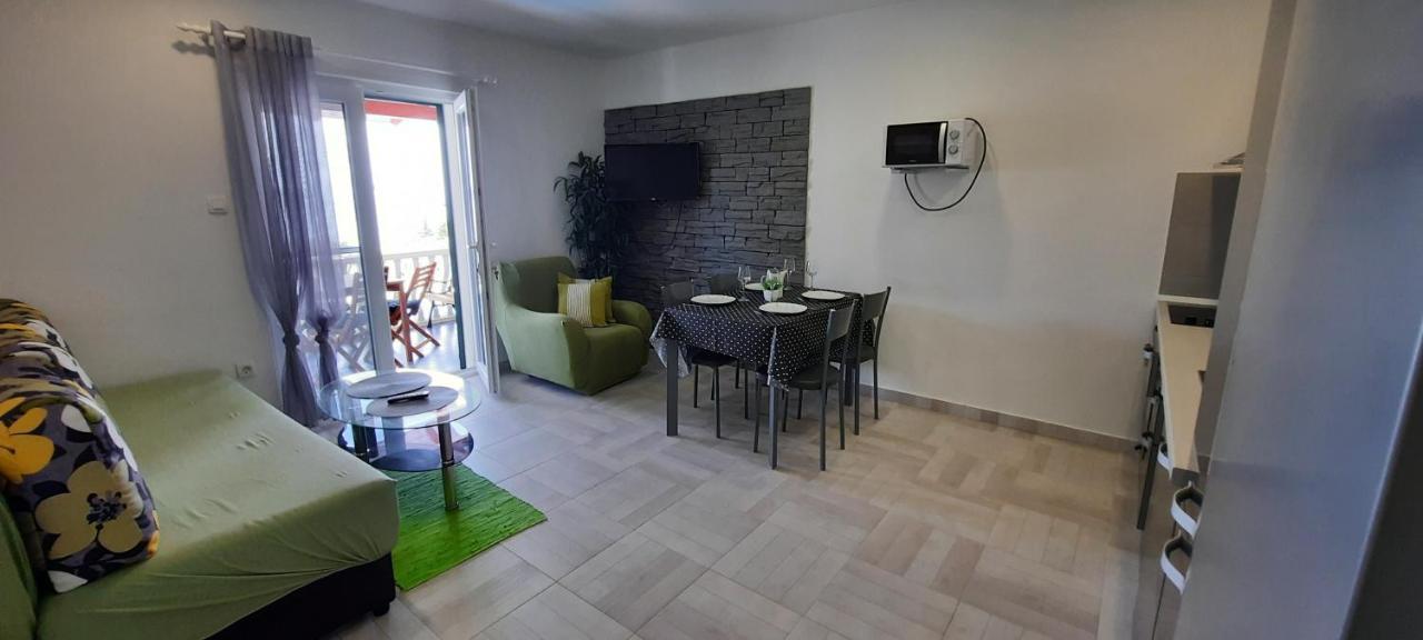 Apartments Suho คอมีชา ภายนอก รูปภาพ
