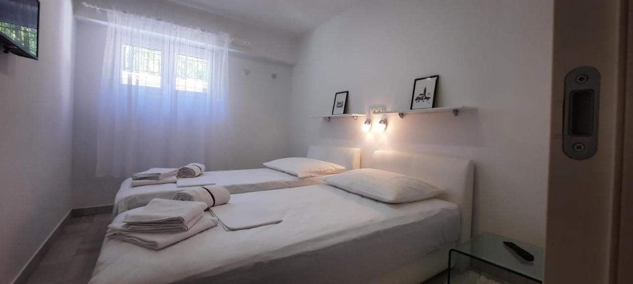 Apartments Suho คอมีชา ภายนอก รูปภาพ